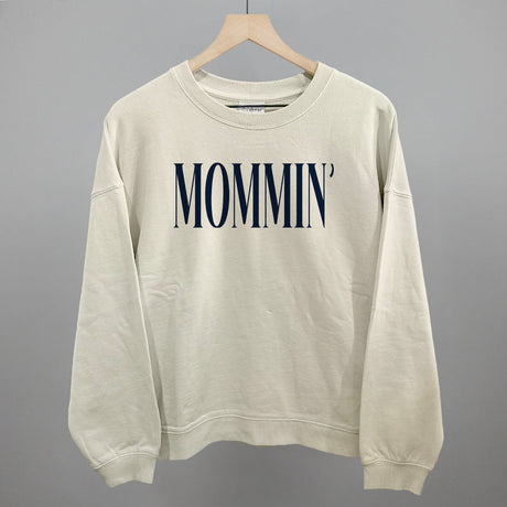 Mommin' Blue Text
