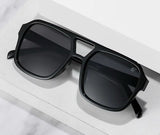 Retro Avi. Gloss Black/Smoked