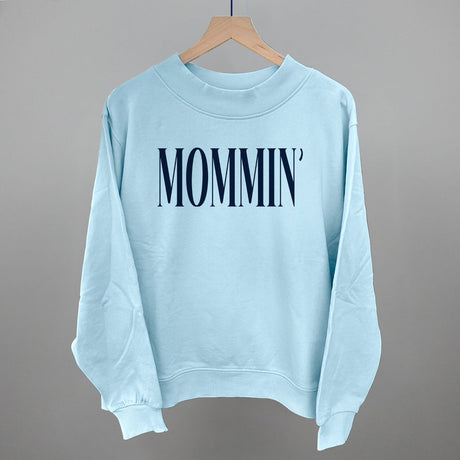 Mommin' Blue Text