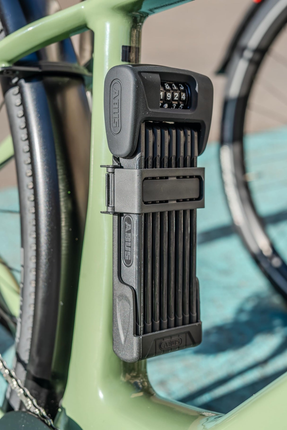 ABUS Bordo 6000C/120 Folding Lock with SH Lock Holder, Hardened Steel Combination Lock, Bicycle Lock with 4-Digit Code, ABUS Security Level 10, Bicycle Accessories, Length 120 cm